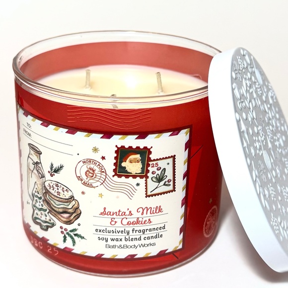 SANTA'S MILK & COOKIES 3-Wick Candle - Picture 2 of 3